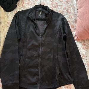 90DEGREE BLACK CAMO ZIP UP